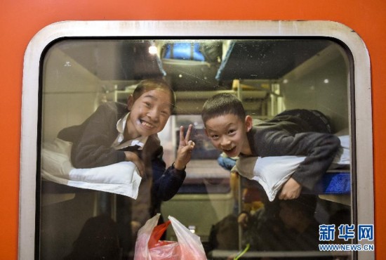 انطلاق موسم "الهجرة العظيمة " في الصين مع اقتراب عيد الربيع الصيني 2015