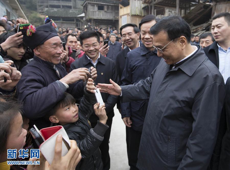 رئيس مجلس الدولة يعزز التنمية في وسط وغرب الصين