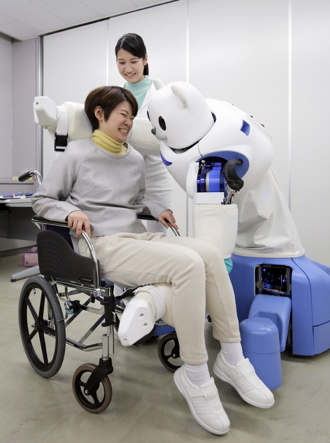 اليابان تصنع ممرضة آلية على شكل دب