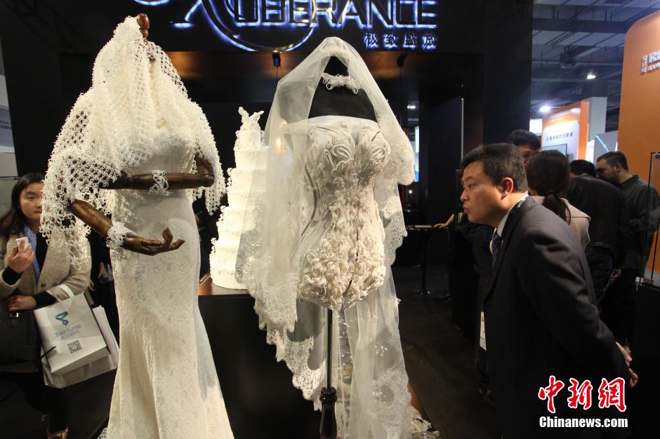 فساتين زفاف باستخدام تقنية الطباعة ثلاثية الأبعاد تخطف الأنظار فى شانغهاي