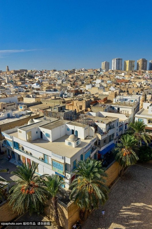 تونس.. تجمع بين مناظر طبيعية وثقافة إنسانية