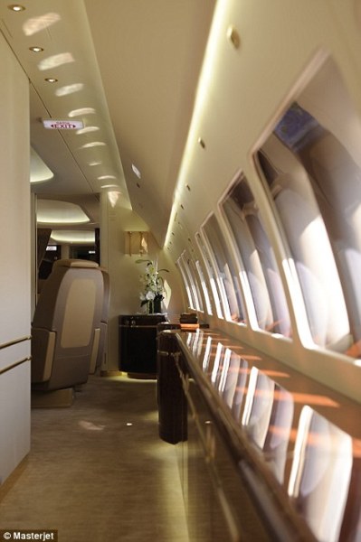 تعرف على طائرة الأمير تشارلز