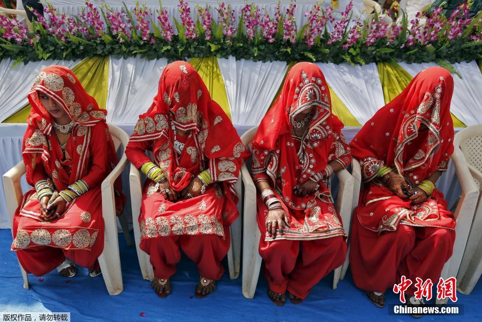 حفل زفاف جماعي عظيم لـ 112 زوج من المسلمين في الهند