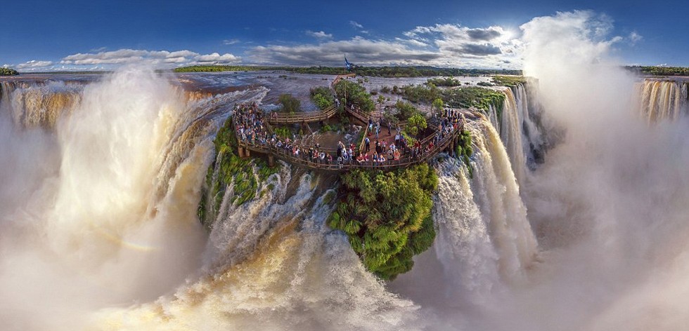 شلالات إجوازو في الأرجنتين