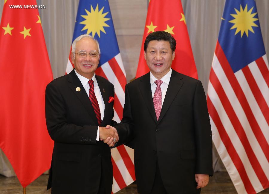 الصين وماليزيا تتعهدان بتعزيز العلاقات