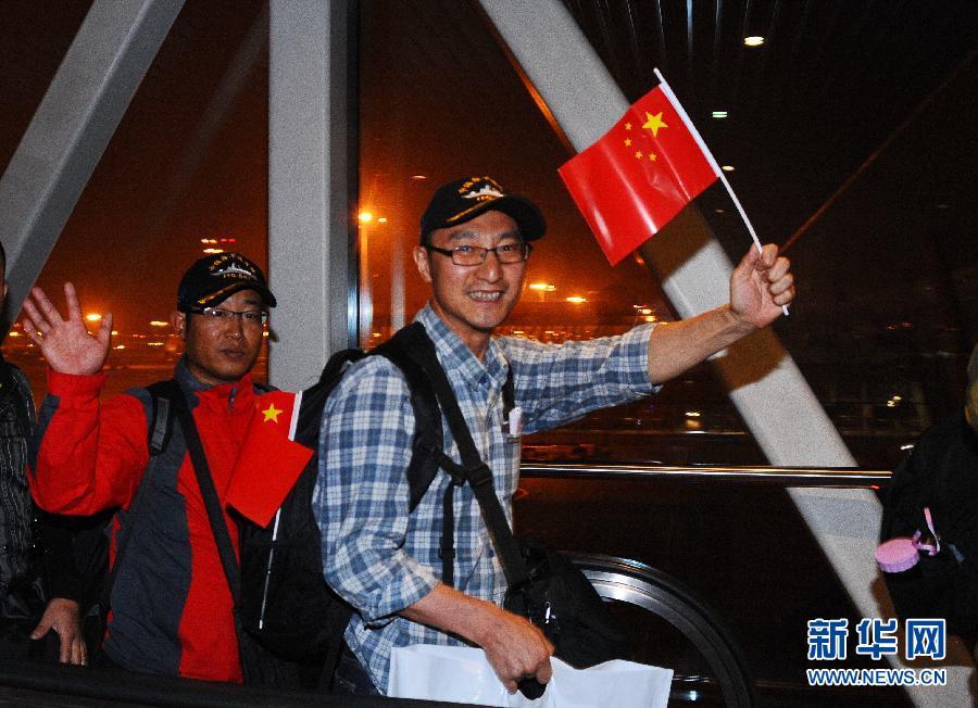 عودة الدفعة الأولى من المواطنين الصينيين في اليمن إلى بلادهم 