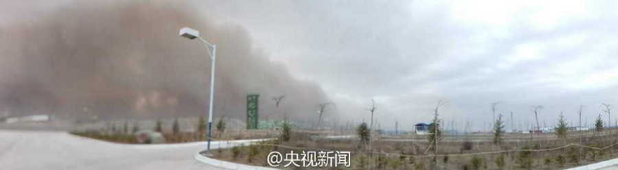 عاصفة رملية كبيرة "تبتلع" مدينة صينية