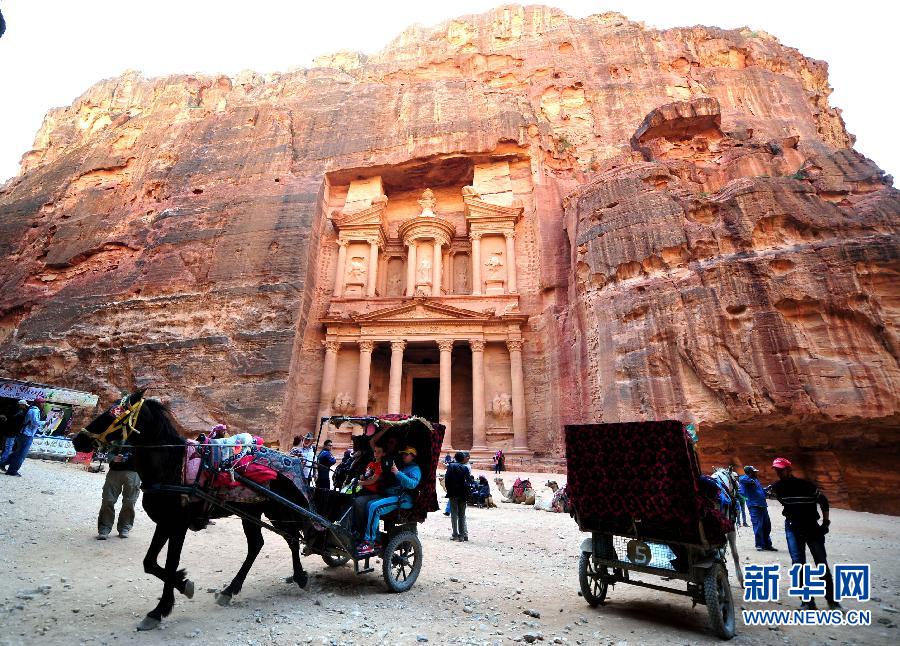 "المدينة الوردية".. مدينة البتراء القديمة في الأردن
