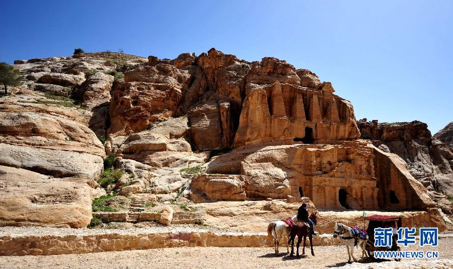 "المدينة الوردية".. مدينة البتراء القديمة في الأردن