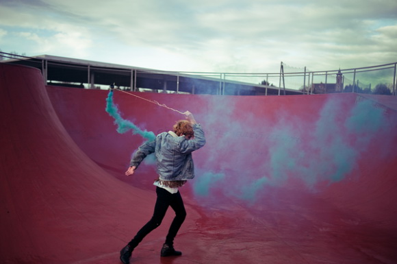 تمرد المراهقة بعدسة مصور