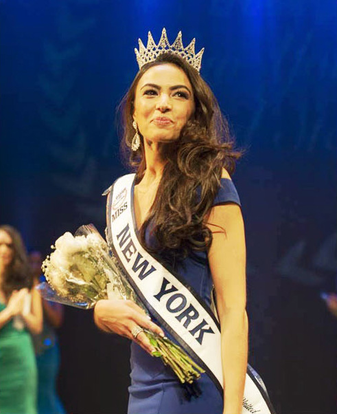 مغربية تنتزع لقب ملكة جمال نيويورك
