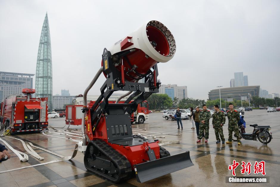 شركة صينية تطور روبوت للإطفاء الآلي