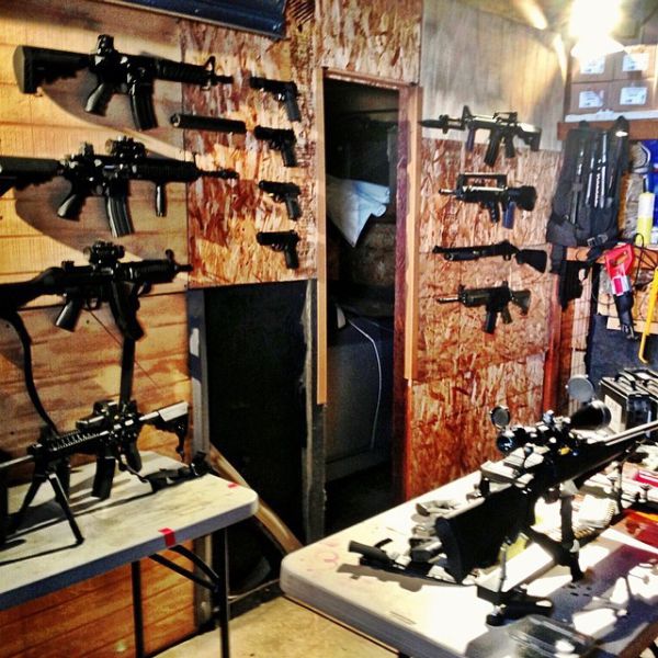 ثري ايراني يتفاخر بثروته على الإنترنت