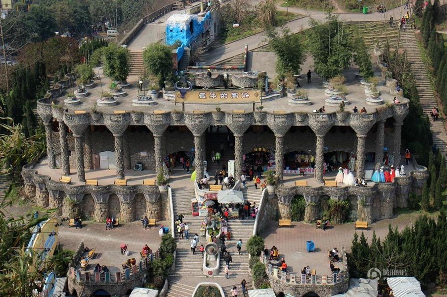 دورة مياه كلاسيكية تظهر جنوب غرب الصين