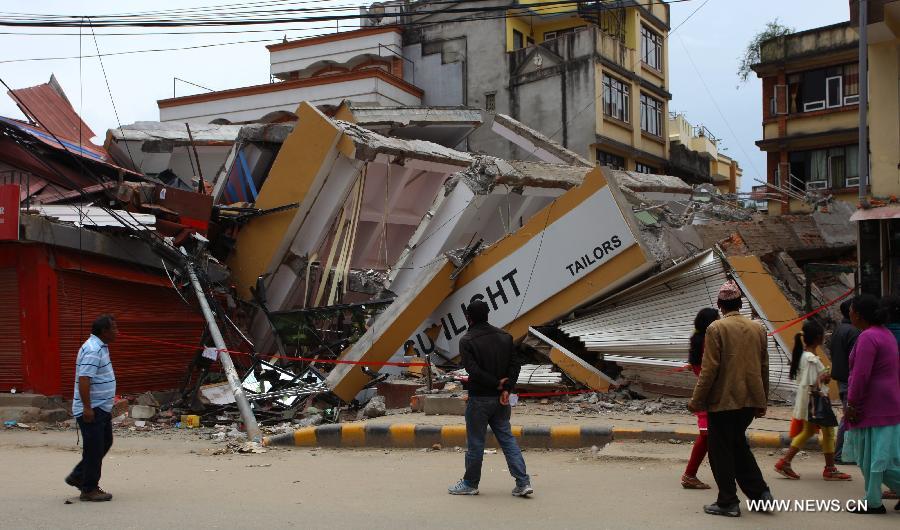 ارتفاع عدد القتلى فى زلزال نيبال القوى الى 5057 والمصابين الى 10915