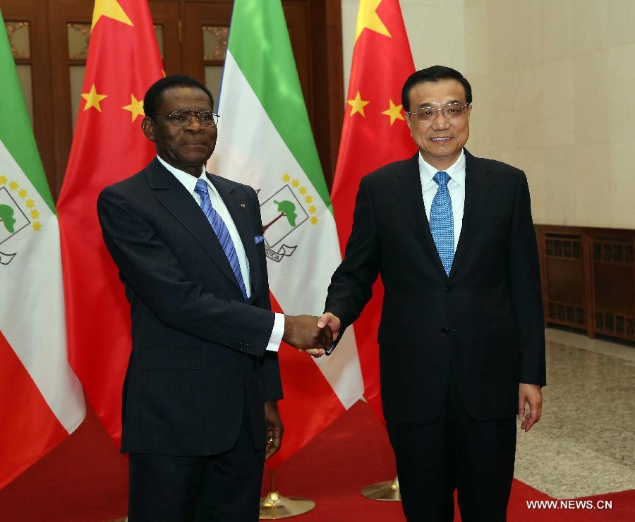 رئيس مجلس الدولة الصيني: الصين ترغب في دعم التنمية الاقتصادية والاجتماعية في غينيا الاستوائية