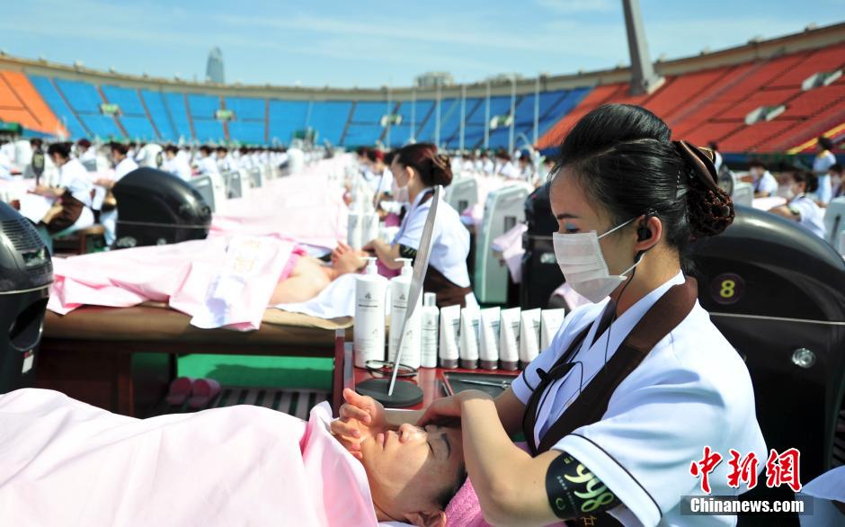 مدينة جينان الصينية تحقق رقما قياسيا لأكبر قاعة تجميل للنساء