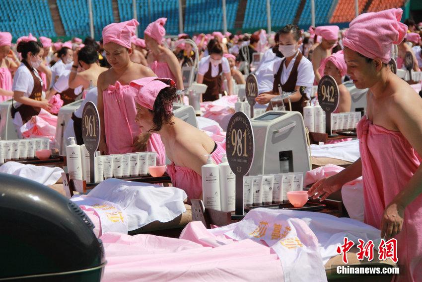 مدينة جينان الصينية تحقق رقما قياسيا لأكبر قاعة تجميل للنساء