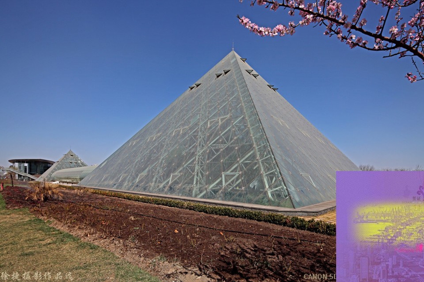 معالم سياحية تزين صفحات جواز سفر الصين الجديد