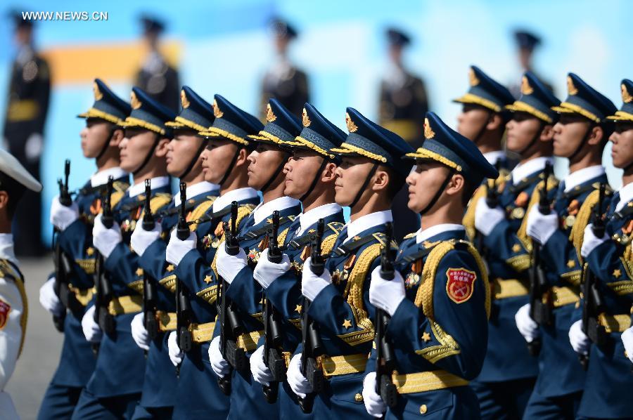 الرئيس الصيني يحضر عرضا عسكريا بروسيا لإحياء ذكرى الانتصار في الحرب الوطنية الكبرى