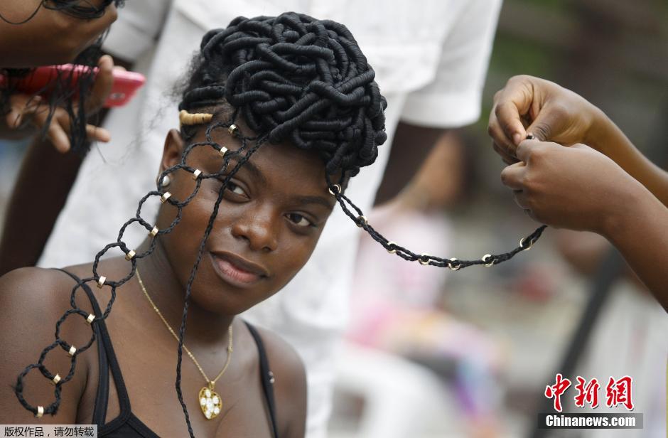 كولومبيا تعقد مسابقة تصفيفات الشعر الافريقية