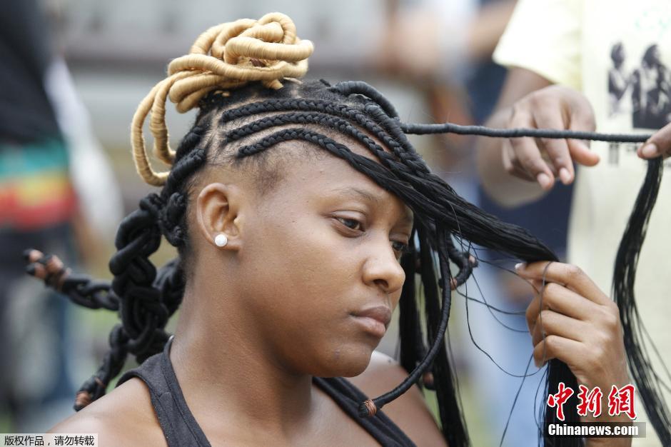 كولومبيا تعقد مسابقة تصفيفات الشعر الافريقية
