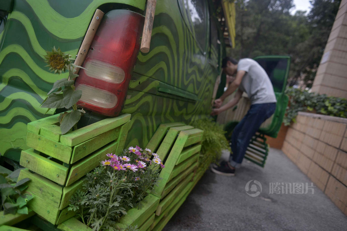 طالبان يبنيان "سيارة متنقلة خضراء" ب4000 دولار بالصين