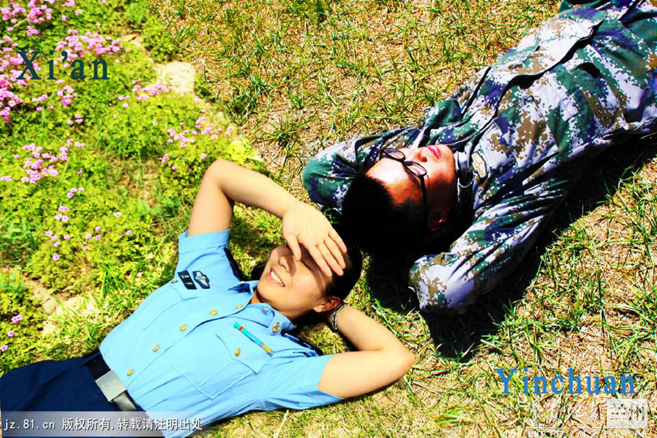 قصة حب جندي وجندية، فرقهما العمل وجمعهما "الفوتوشوب"