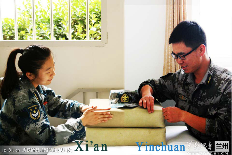 قصة حب جندي وجندية، فرقهما العمل وجمعهما "الفوتوشوب"