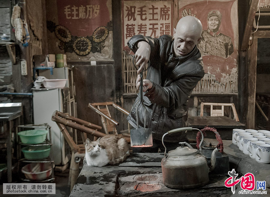 مقهى شاي قديم بجنوب غرب الصين يعرض تاريخاً وثقافات صينية