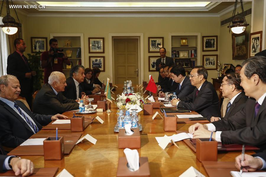 مستشار الدولة الصيني والأمين العام للجامعة العربية يبحثان تعزيز العلاقات الثنائية