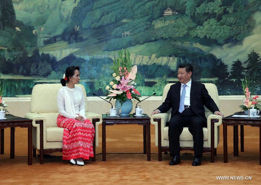 الرئيس الصيني يلتقي بأونج سان سو كي