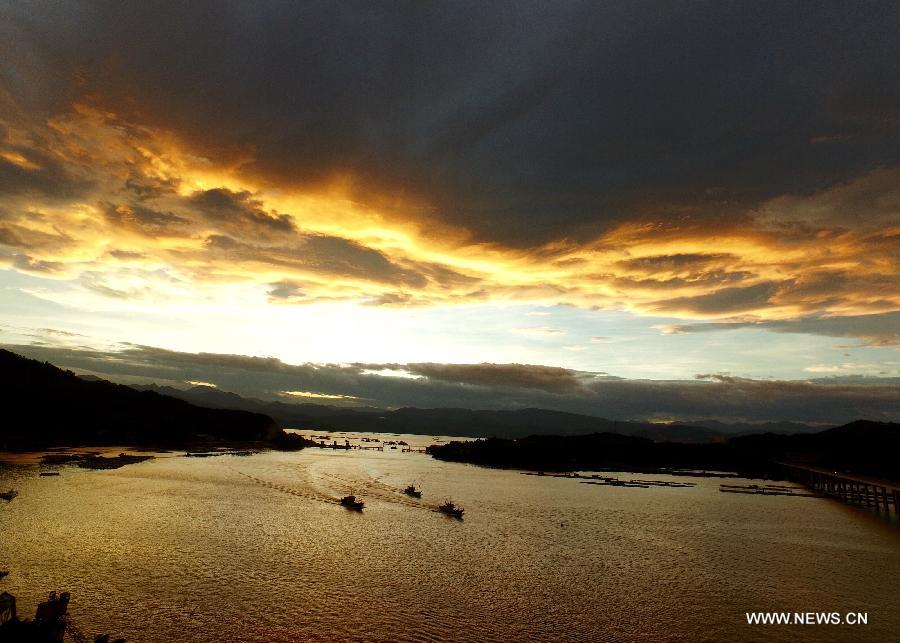 ضعف شدة إعصار تشان-هوم مع تحركه في اتجاه شمال شرق الصين