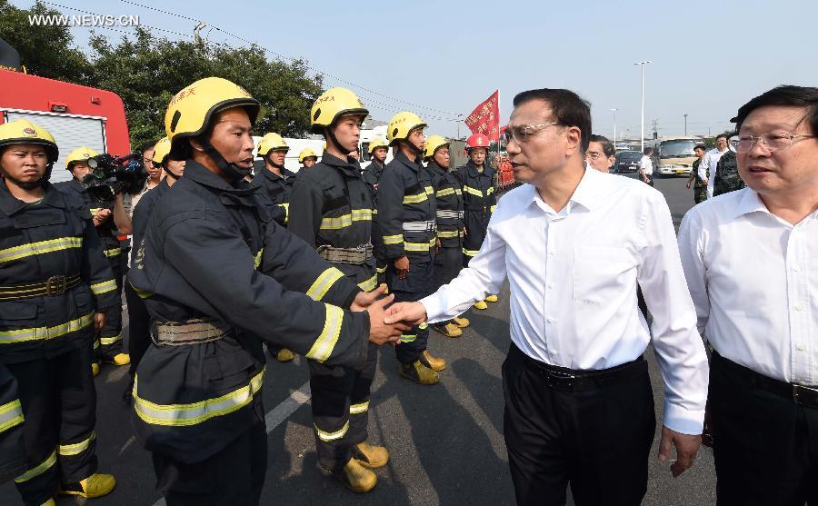 رئيس مجلس الدولة الصيني يعرب عن تقديره لرجال الاطفاء الذين فقدوا ارواحهم جراء انفجارات تيانجين