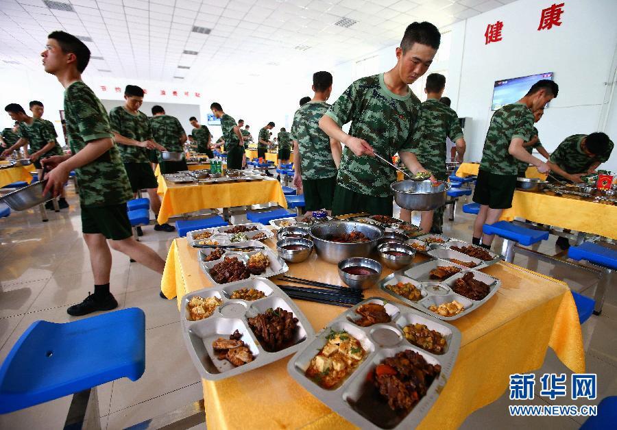 ماذا يتناول الجنود الصينيون المشاركون في الاستعراض العسكري؟ 