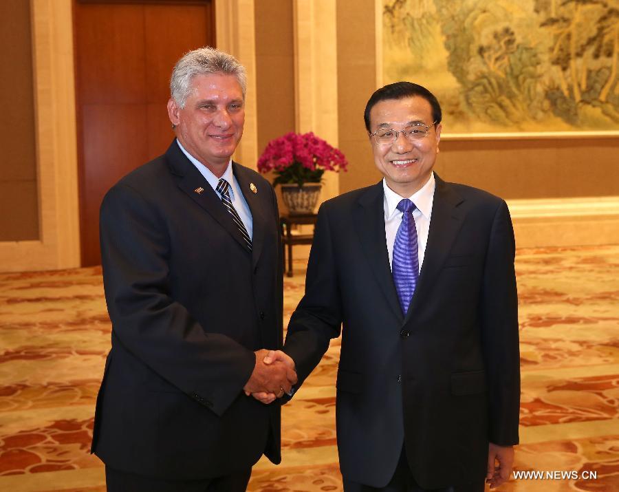 رئيس مجلس الدولة الصينى يجتمع مع النائب الأول للرئيس الكوبى