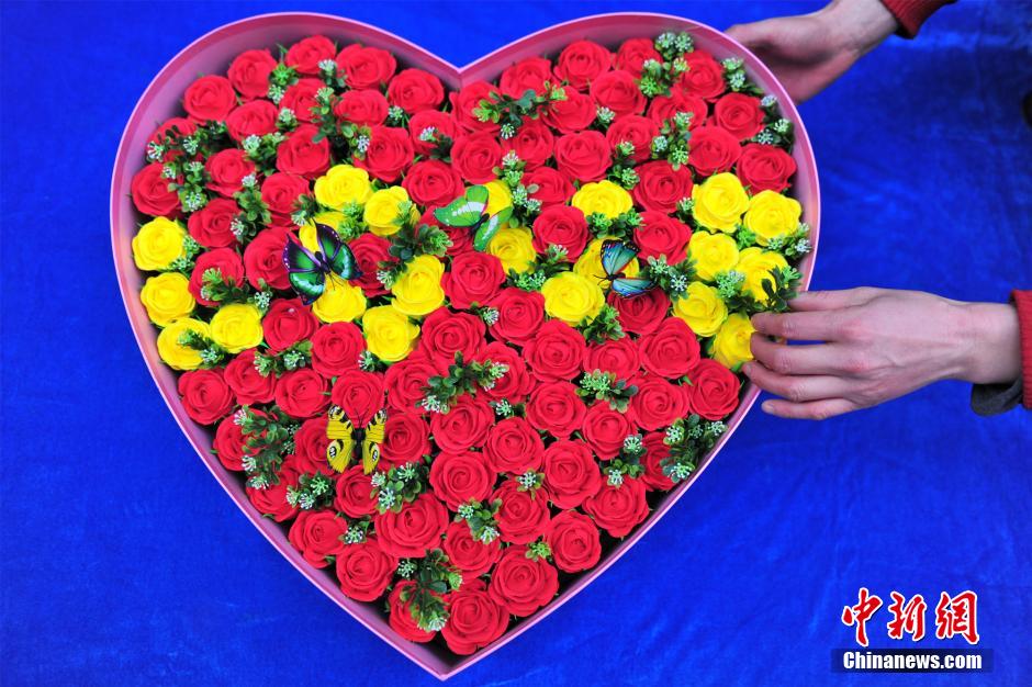 علاقة حب بين طاه هوبي والنحت على العجين