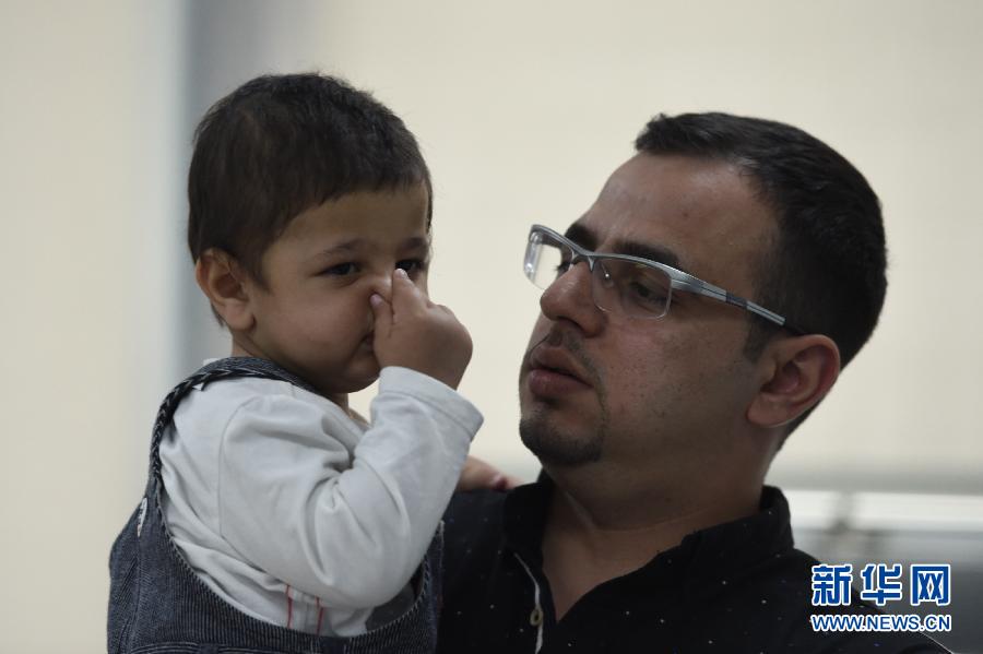 إنقاذ طفل عراقي دون أمعاء فى الصين بنجاج