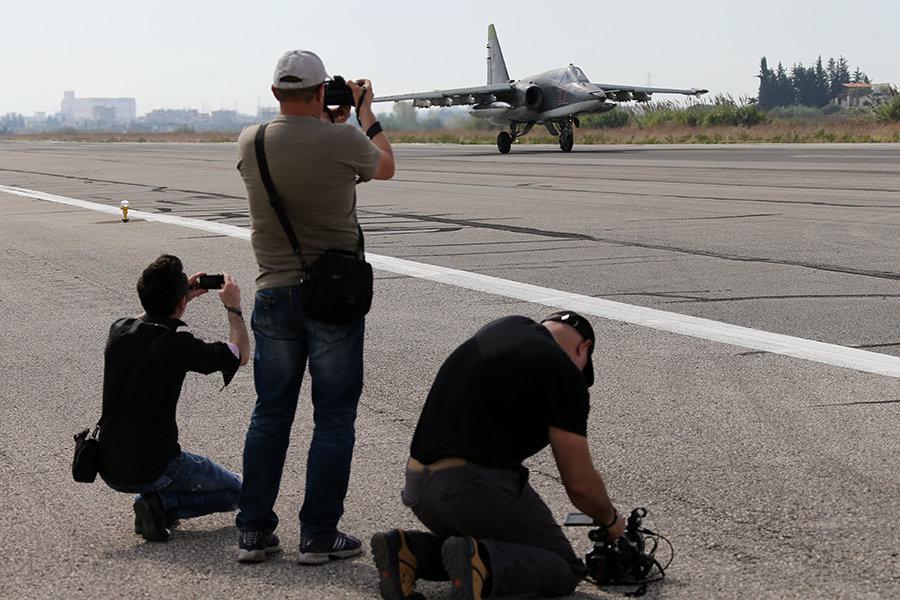 مجموعة صور: صحفي صيني يزور قاعدة القوات الروسية في سوريا 