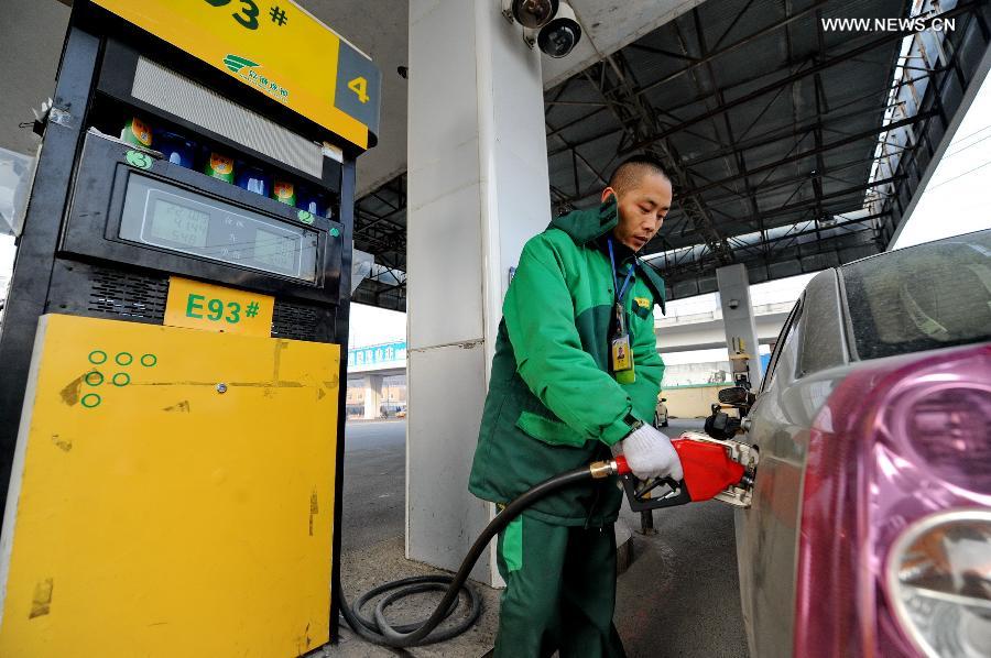 الصين تخفض اسعار بيع الوقود بالتجزئة