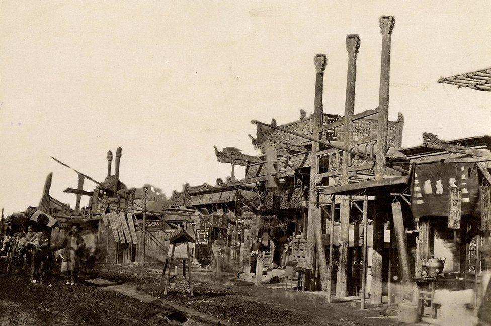 مصور بريطاني يسجل بعدساته ملامح بكين قبل 140 سنة 