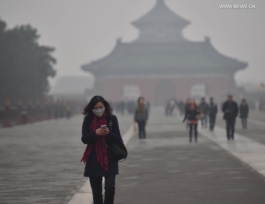 تواصل الضباب الدخاني بشمالي الصين وتوقف الأمطار في الجنوب