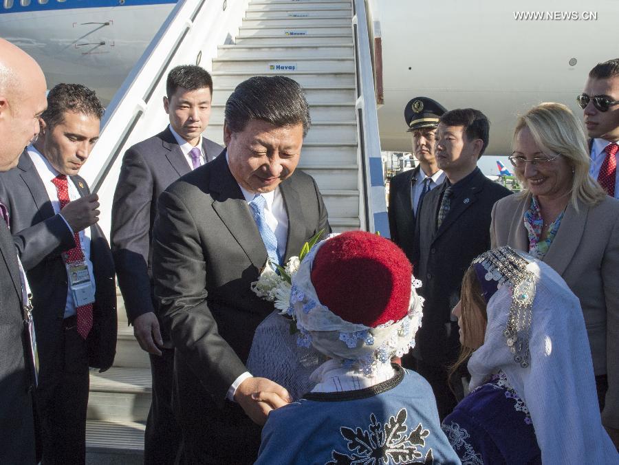 الرئيس الصيني يصل الى تركيا لحضور قمة مجموعة العشرين