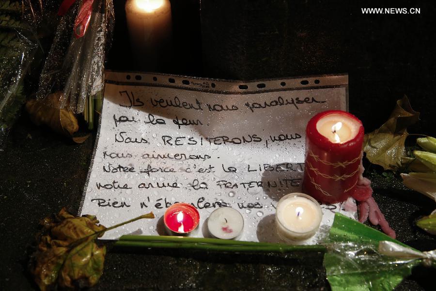 الشعوب العالمية ترثي ضحايا الهجمات بباريس