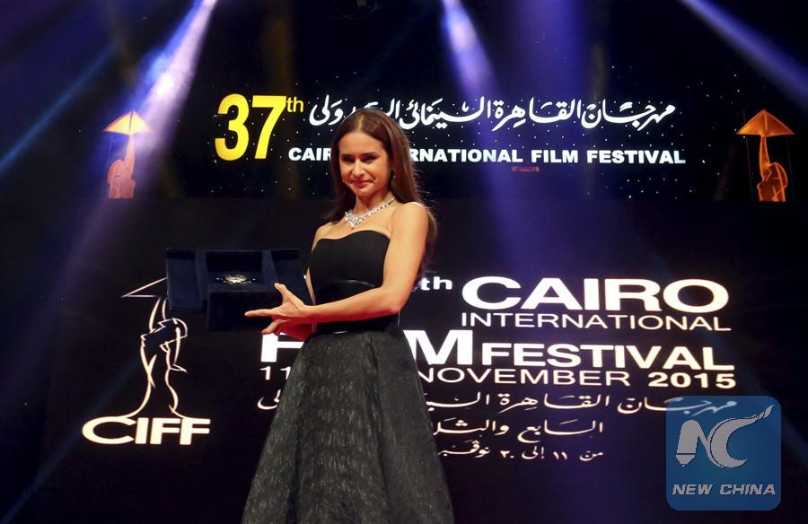 تقرير إخباري: ختام مهرجان القاهرة السينمائي الدولي بحصول فيلم ايطالي على جائزة الهرم الذهبي
