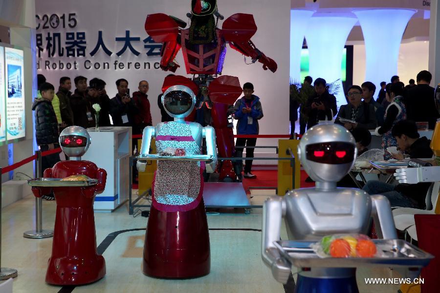 نائب الرئيس الصيني يحث على التعاون الدولي في مجال الروبوتات