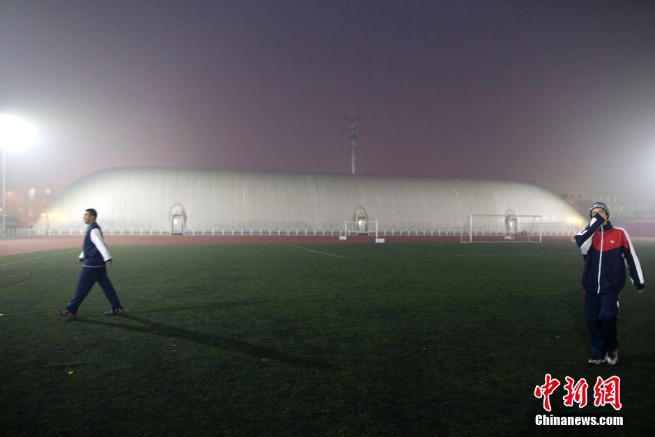 ابتكار قاعة رياضية تفصل الضباب الدخاني فى الصين