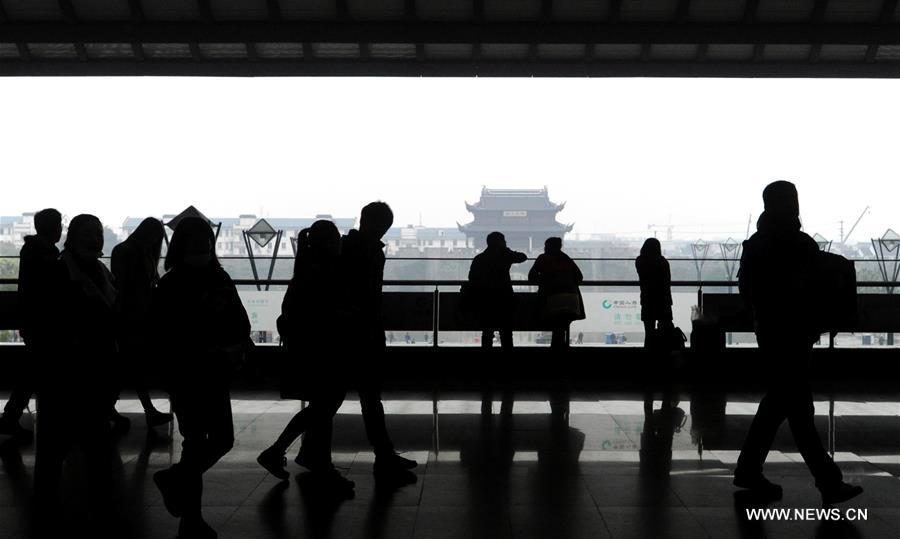 الصين تشهد ذروة السفر في نهاية إجازة يوم رأس السنة الجديدة