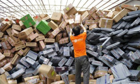 20.6 مليار قطعة من السلع أرسلت عبر التسليم السريع في الصين خلال عام 2015