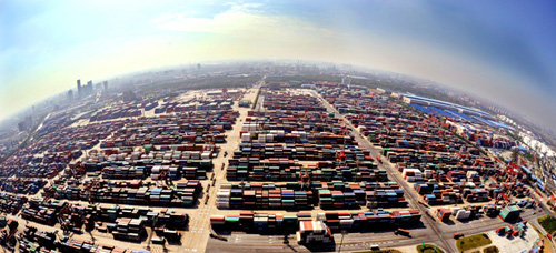 الصين ما زالت الأولى عالميا من حيث قيمة تجارة السلع خلال 2015